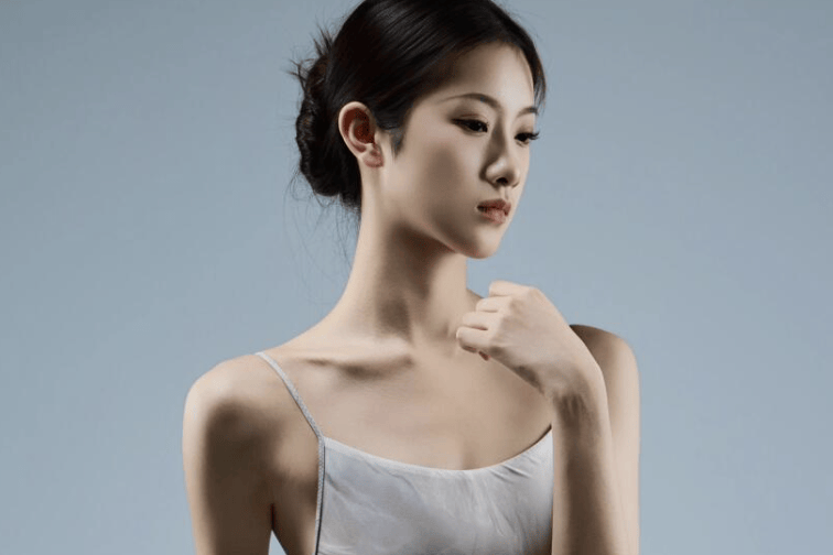 西甲皇家奥维耶多vs西班牙人：我预测小，进球少，比分0-1、1-1